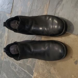 Ugg chelsea boots black